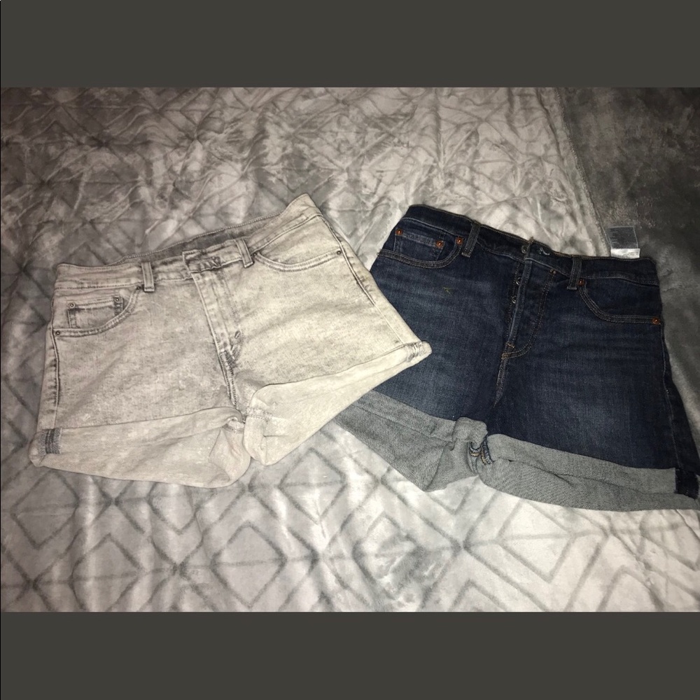 Levi high waisted shorts